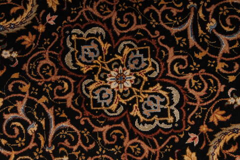 Qum Beige Hand Knotted 45 X 611  Area Rug 254-32083 Image 6