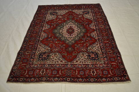 Tabriz Red Hand Knotted 45 X 64  Area Rug 100-74771 Image 3