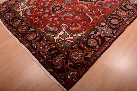 Heriz Red Hand Knotted 70 X 113  Area Rug 100-75328 Image 3