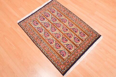 Qum Red Hand Knotted 25 X 31  Area Rug 100-76570 Image 3