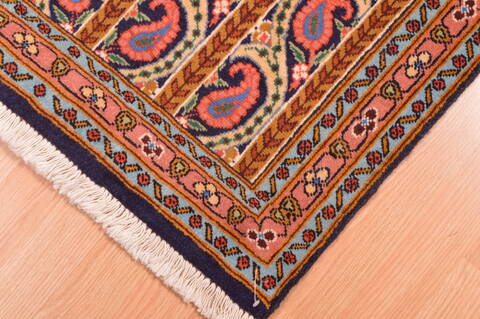Qum Red Hand Knotted 25 X 31  Area Rug 100-76570 Image 4