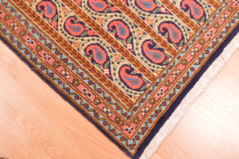 Qum Red Hand Knotted 25 X 31  Area Rug 100-76570 Image 6