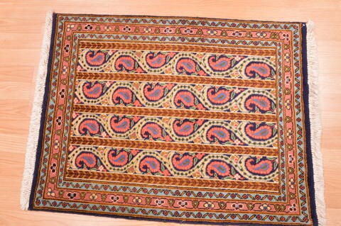 Qum Red Hand Knotted 25 X 31  Area Rug 100-76570 Image 7