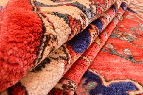 Shiraz Red Hand Knotted 69 X 100  Area Rug 100-89788 Image 14