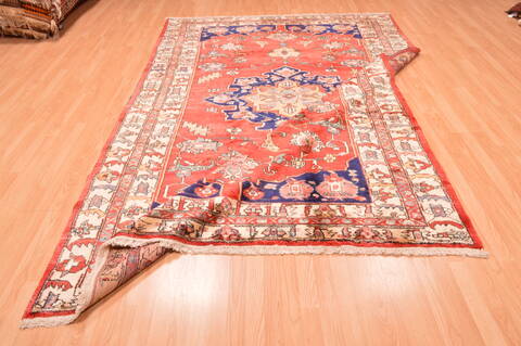 Shiraz Red Hand Knotted 69 X 100  Area Rug 100-89788 Image 16