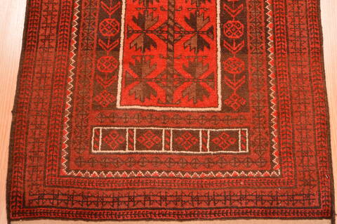 Baluch Red Hand Knotted 30 X 47  Area Rug 100-89820 Image 4