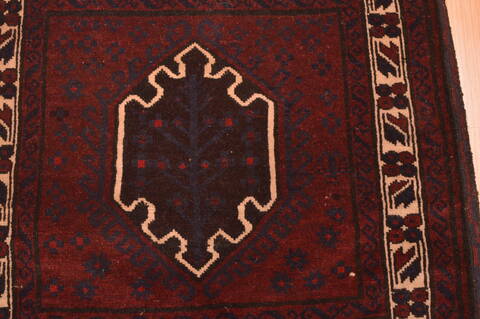 Baluch Red Hand Knotted 30 X 47  Area Rug 100-89829 Image 8