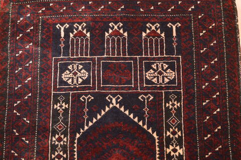 Baluch Red Hand Knotted 30 X 47  Area Rug 100-89939 Image 5